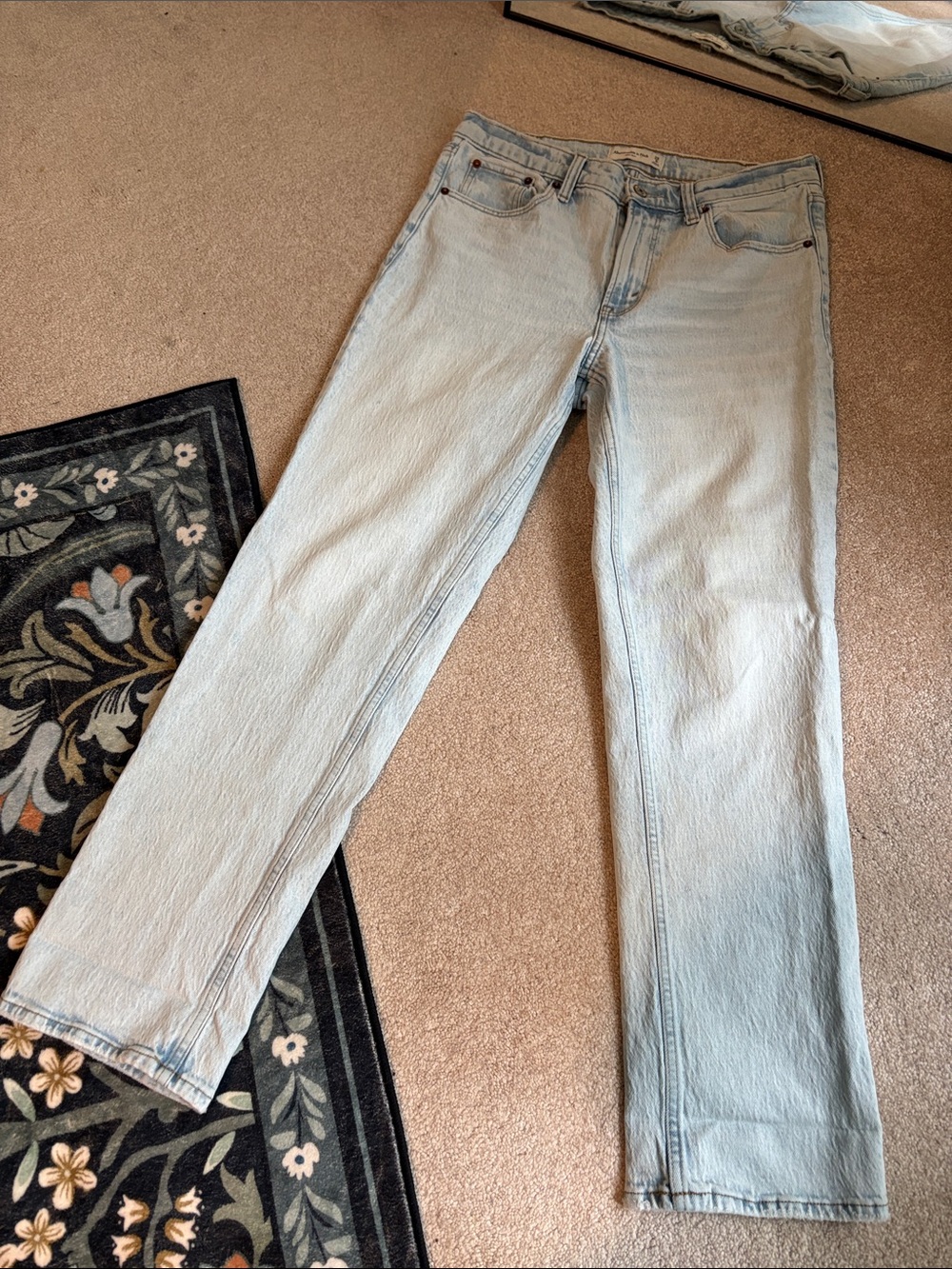 Abercrombie & Fitch Light Wash Straight Leg Jeans 29/8